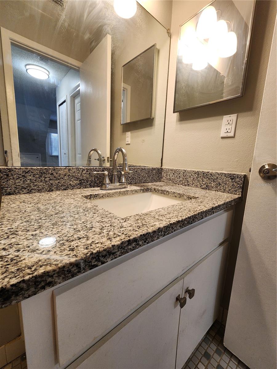 TB8529212 Property Photo 15