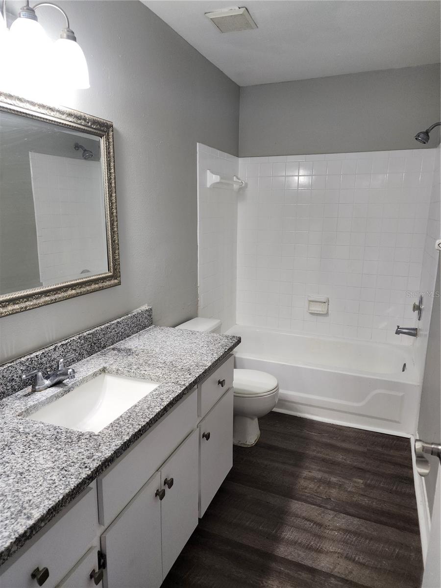 TB8529212 Property Photo 17
