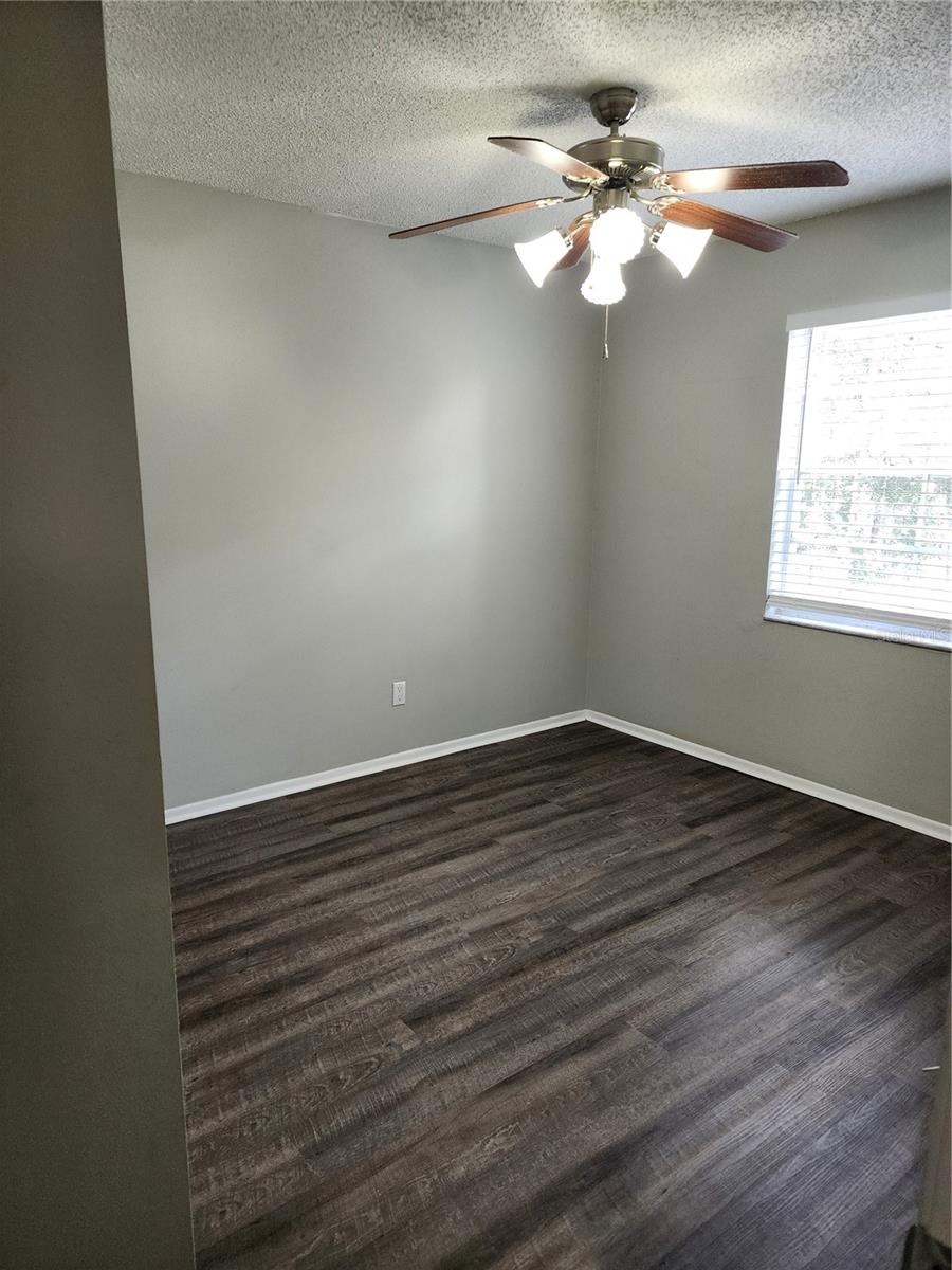 TB8529212 Property Photo 18
