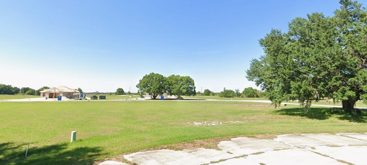 1209 Golf Ct Property Photo 2