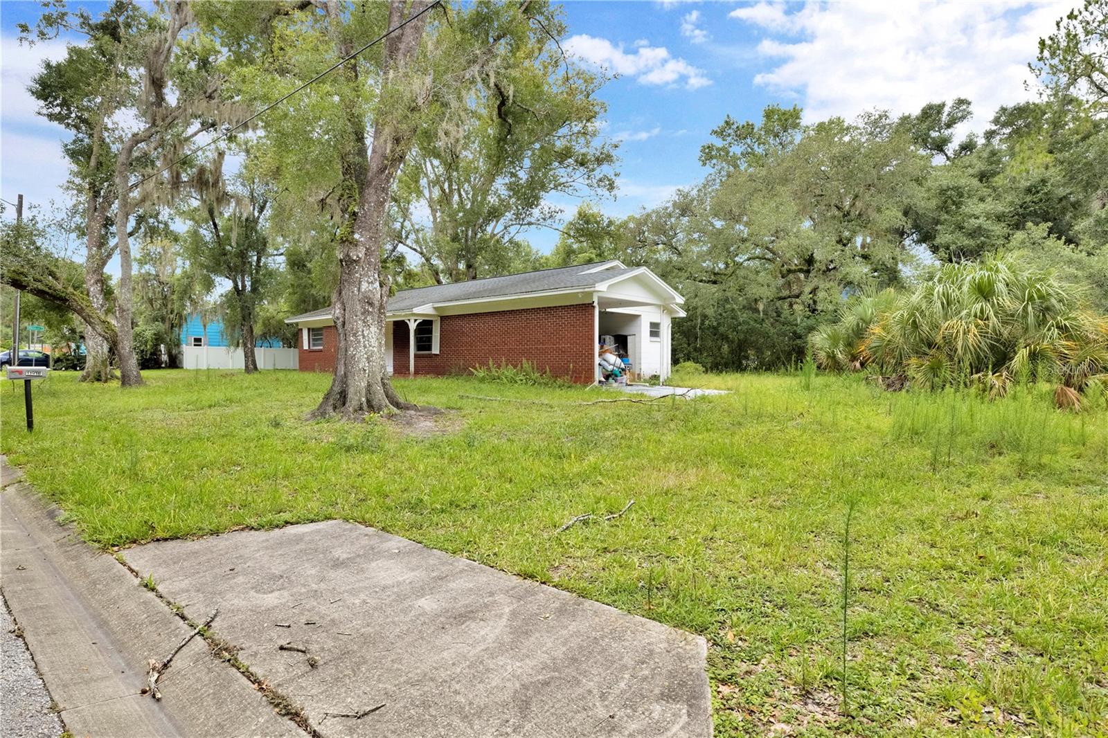 11916 Davis Rd Property Photo 11