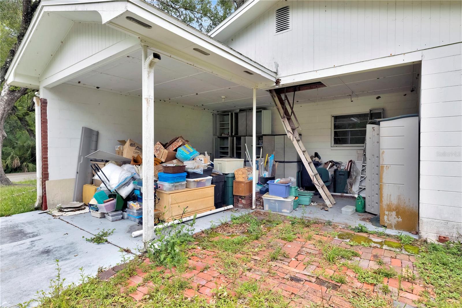 11916 Davis Rd Property Photo 13