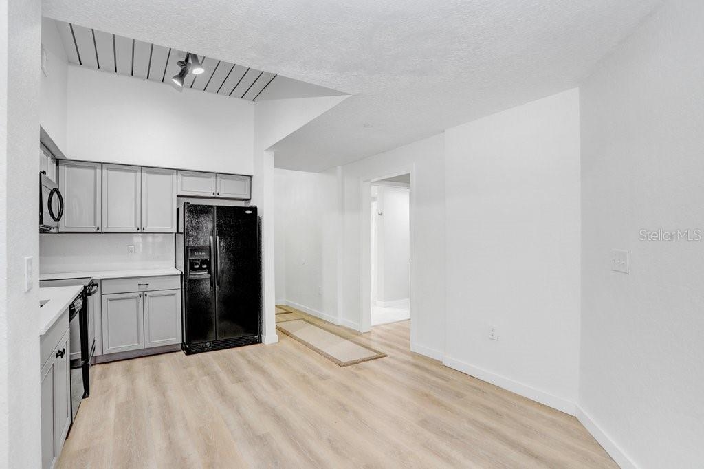 2440 W Horatio St #1012 Property Photo 13