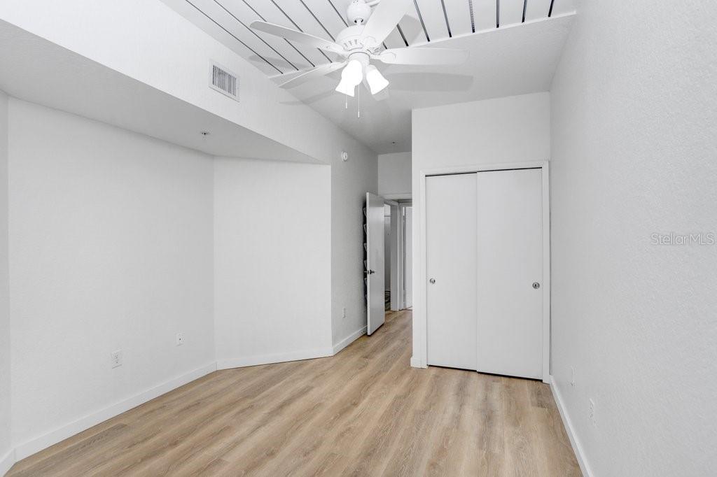 2440 W Horatio St #1012 Property Photo 18