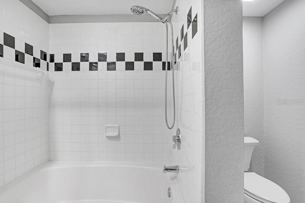 2440 W Horatio St #1012 Property Photo 22