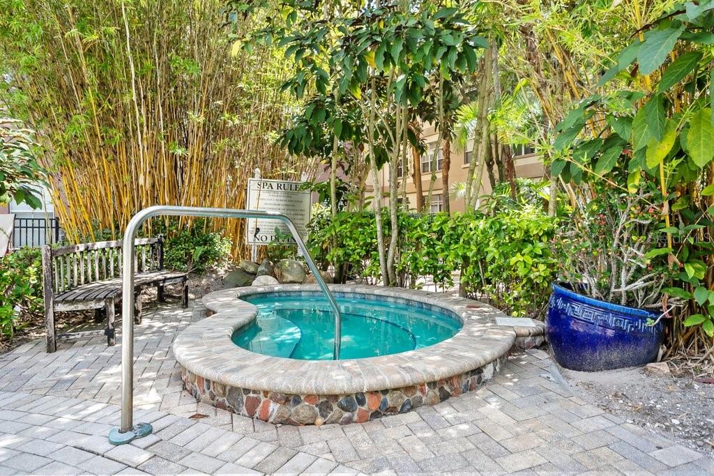2440 W Horatio St #1012 Property Photo 27