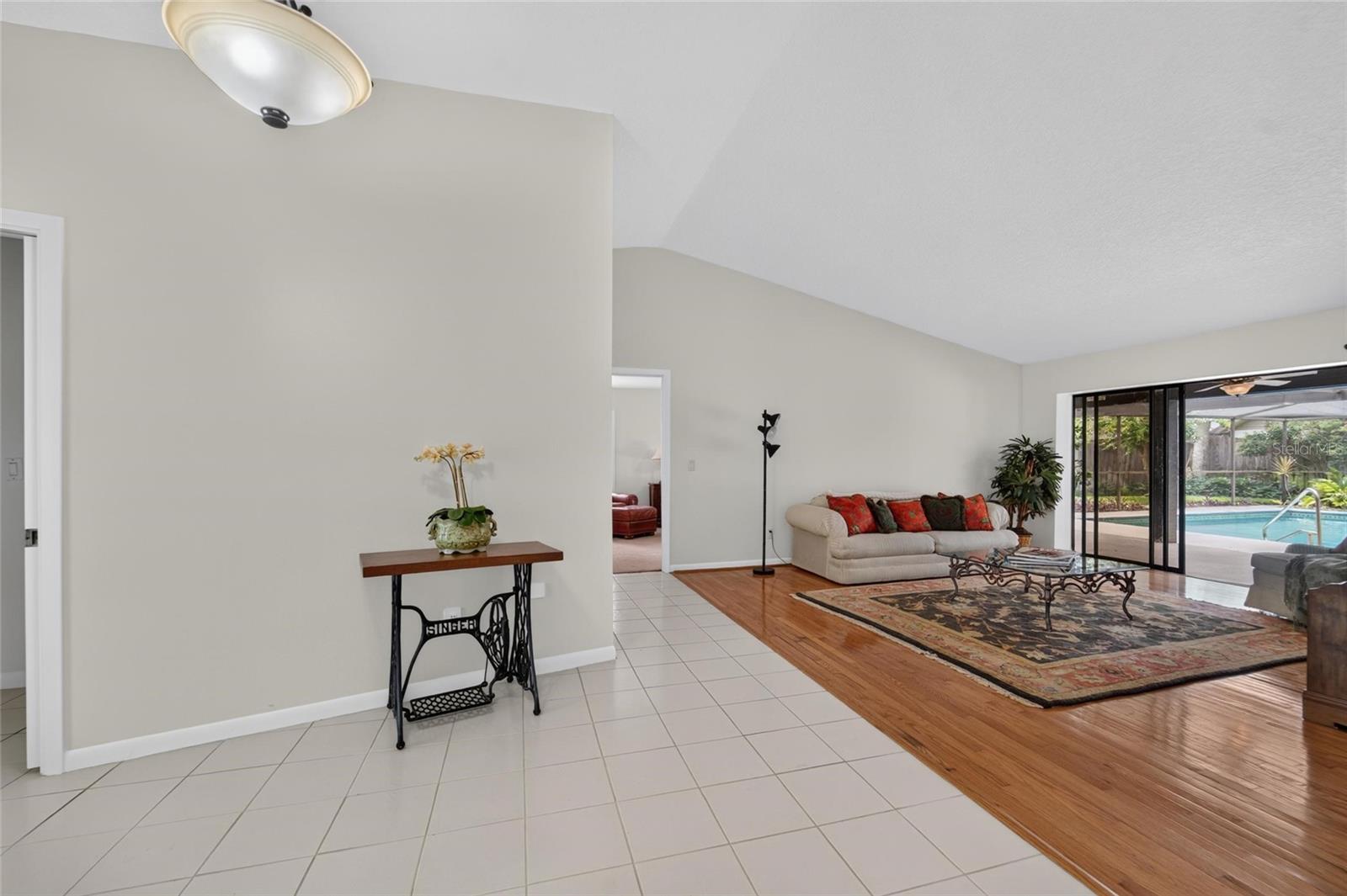 14015 Shady Shores Dr Property Photo 5