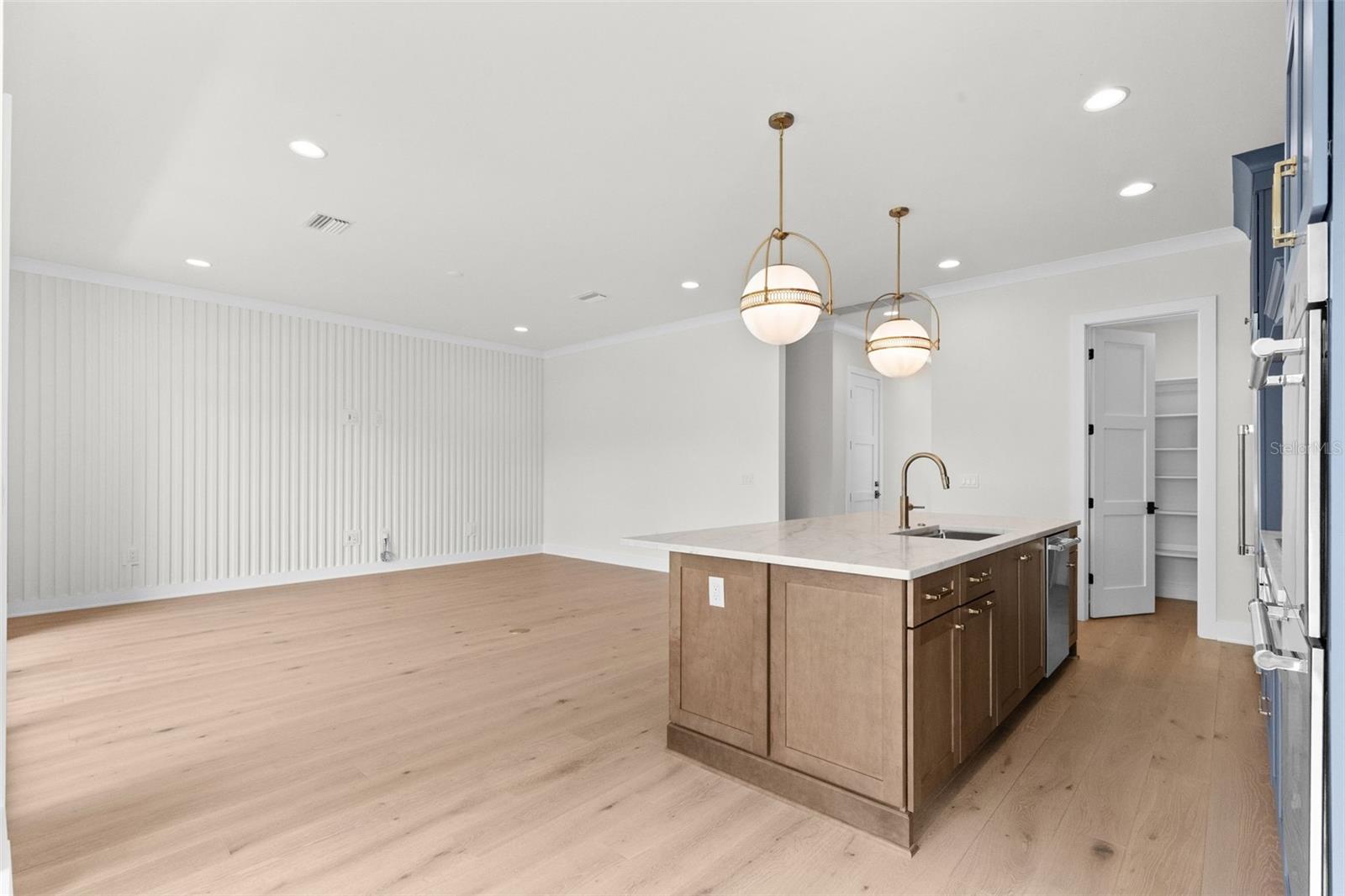 4302 W Obispo St Property Photo 3