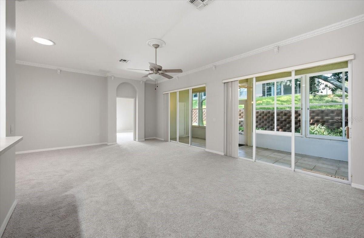 794 Wolf Creek St Property Photo 3