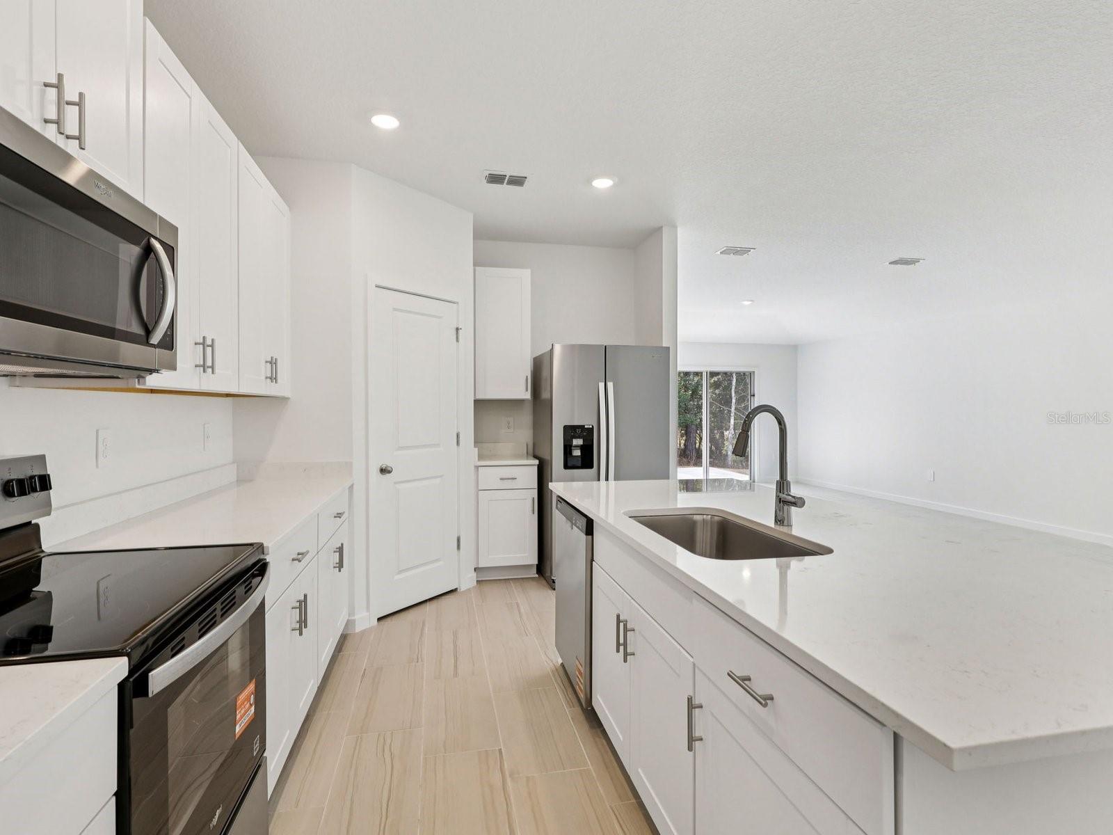 112 Wandering Creek Way Property Photo 3