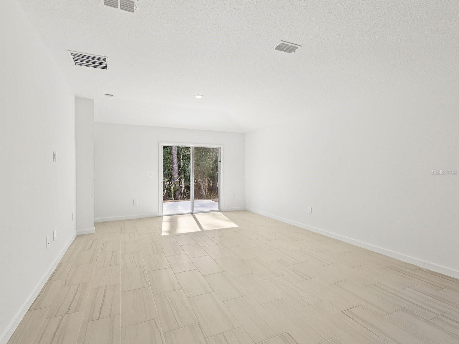112 Wandering Creek Way Property Photo 4