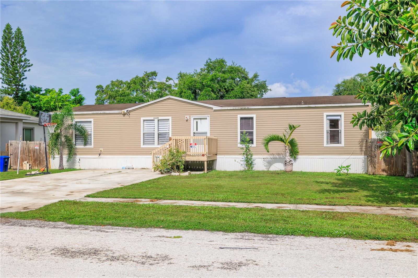 12275 CROSS ST Property Photo 1