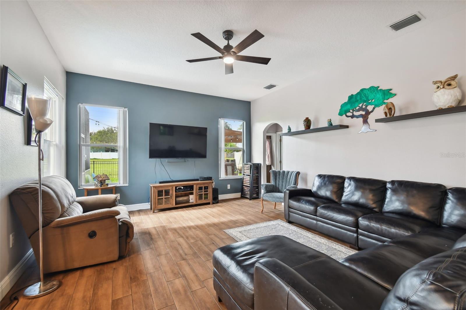 16920 Falconridge Rd Property Photo 12