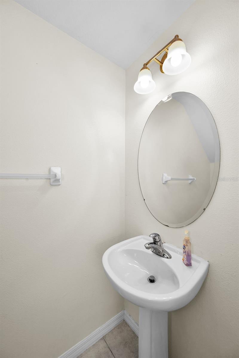 2418 Earlswood Ct Property Photo 11