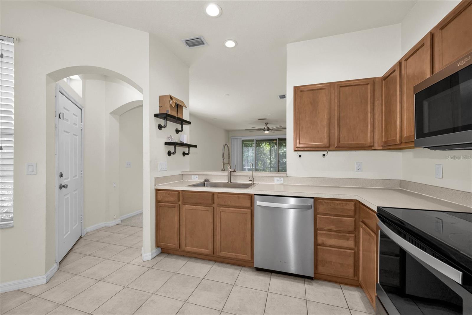 2418 Earlswood Ct Property Photo 15