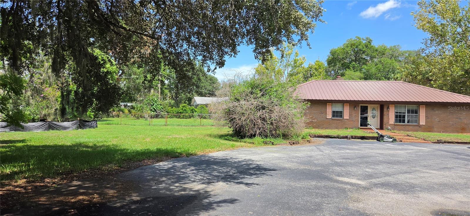 10901 Mcmullen Loop Property Photo 4
