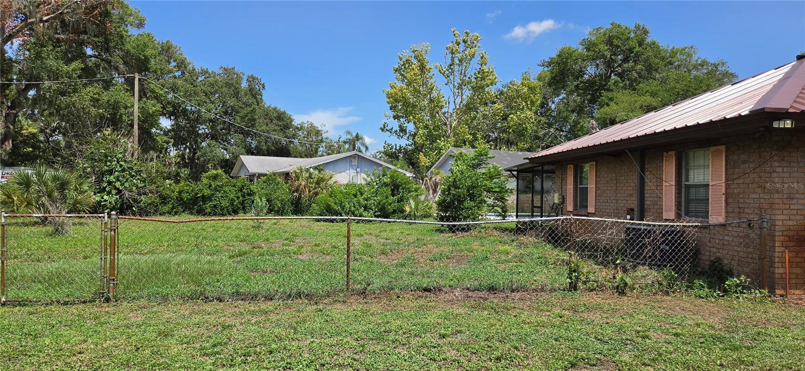 10901 Mcmullen Loop Property Photo 6