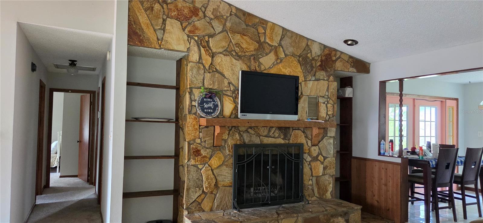10901 Mcmullen Loop Property Photo 9