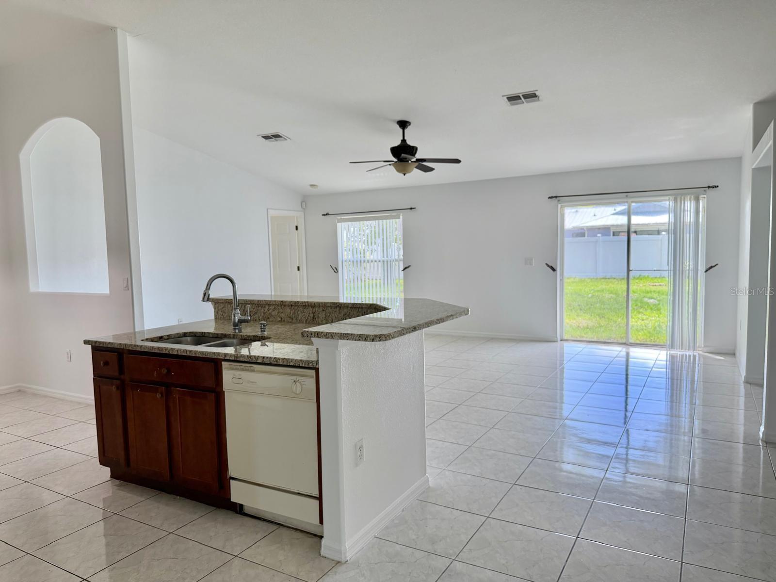 3264 Deltona Blvd Property Photo 7