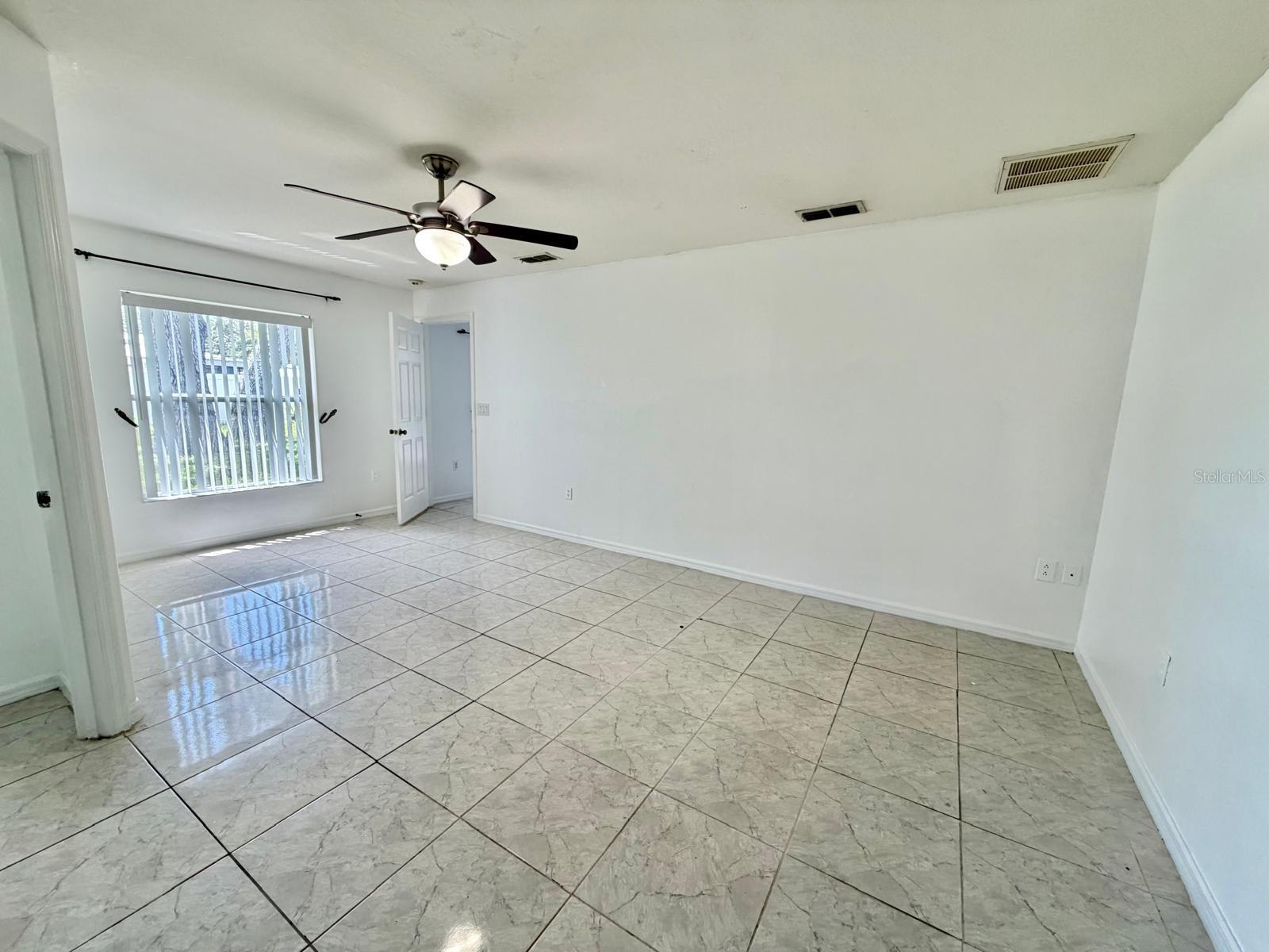 3264 Deltona Blvd Property Photo 10