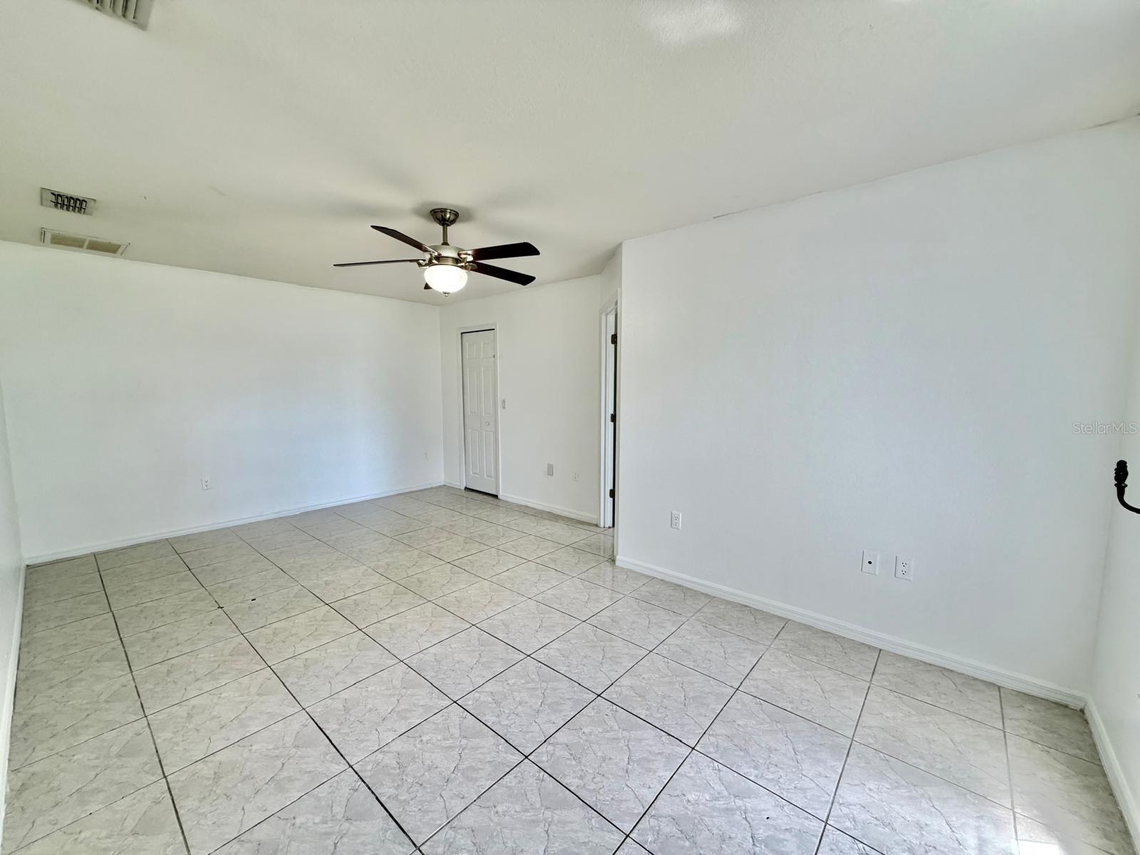 3264 Deltona Blvd Property Photo 11