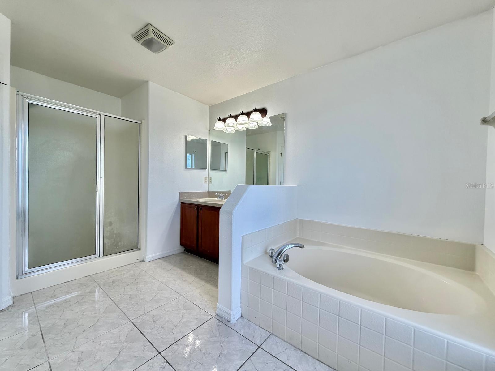 3264 Deltona Blvd Property Photo 12