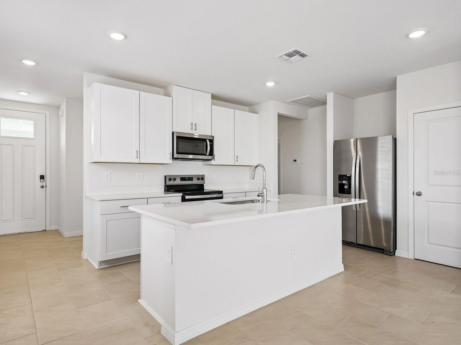 13403 Shellmore Ave Property Photo 4