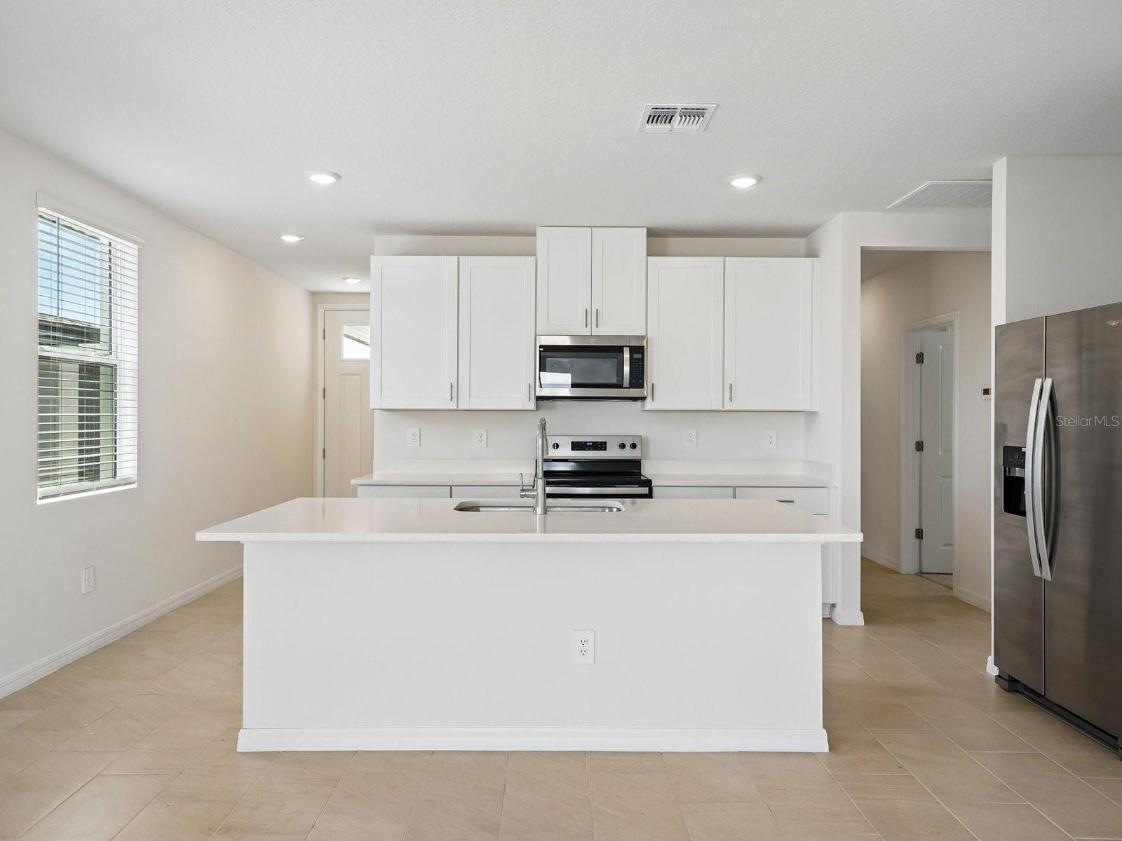 13403 Shellmore Ave Property Photo 5