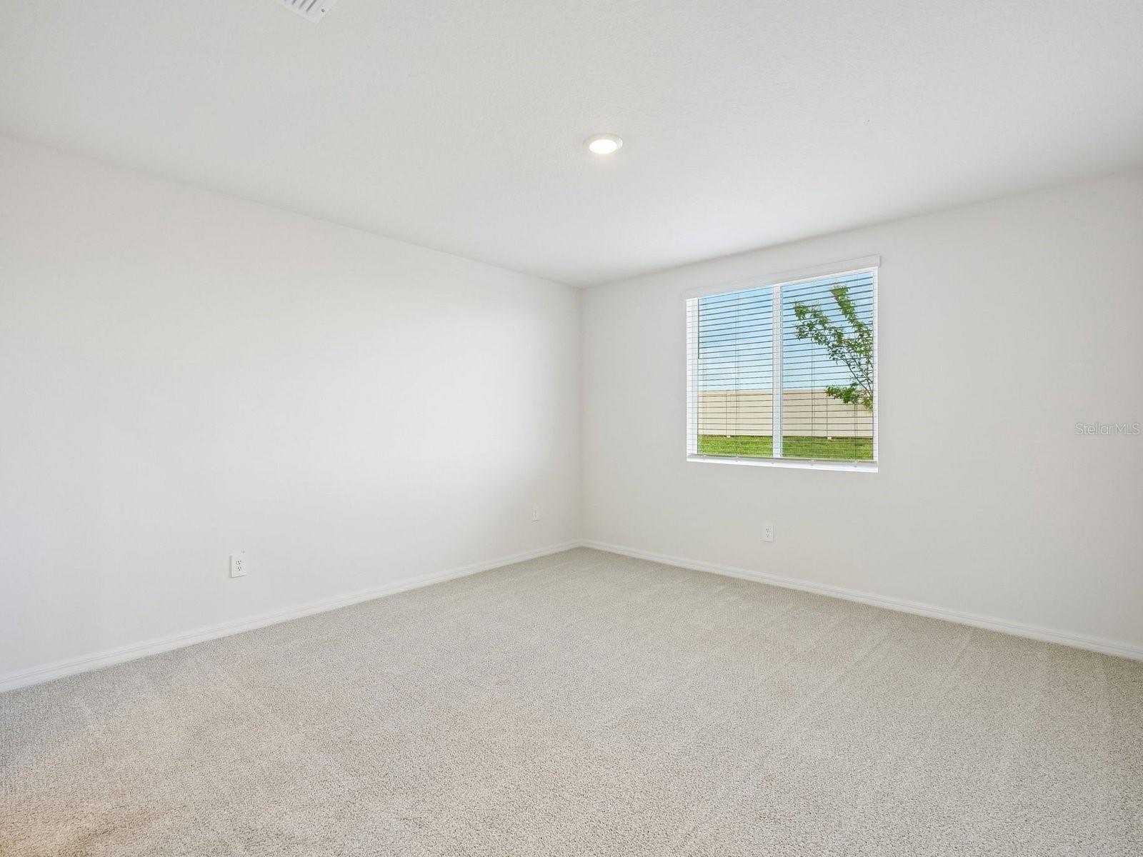 13403 Shellmore Ave Property Photo 8