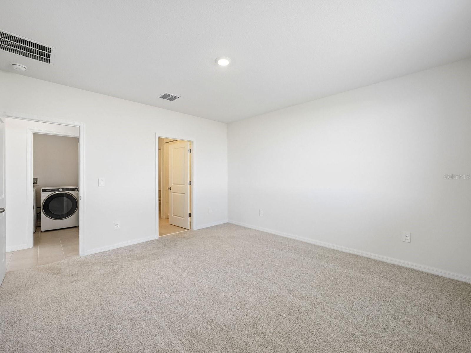 13403 Shellmore Ave Property Photo 9