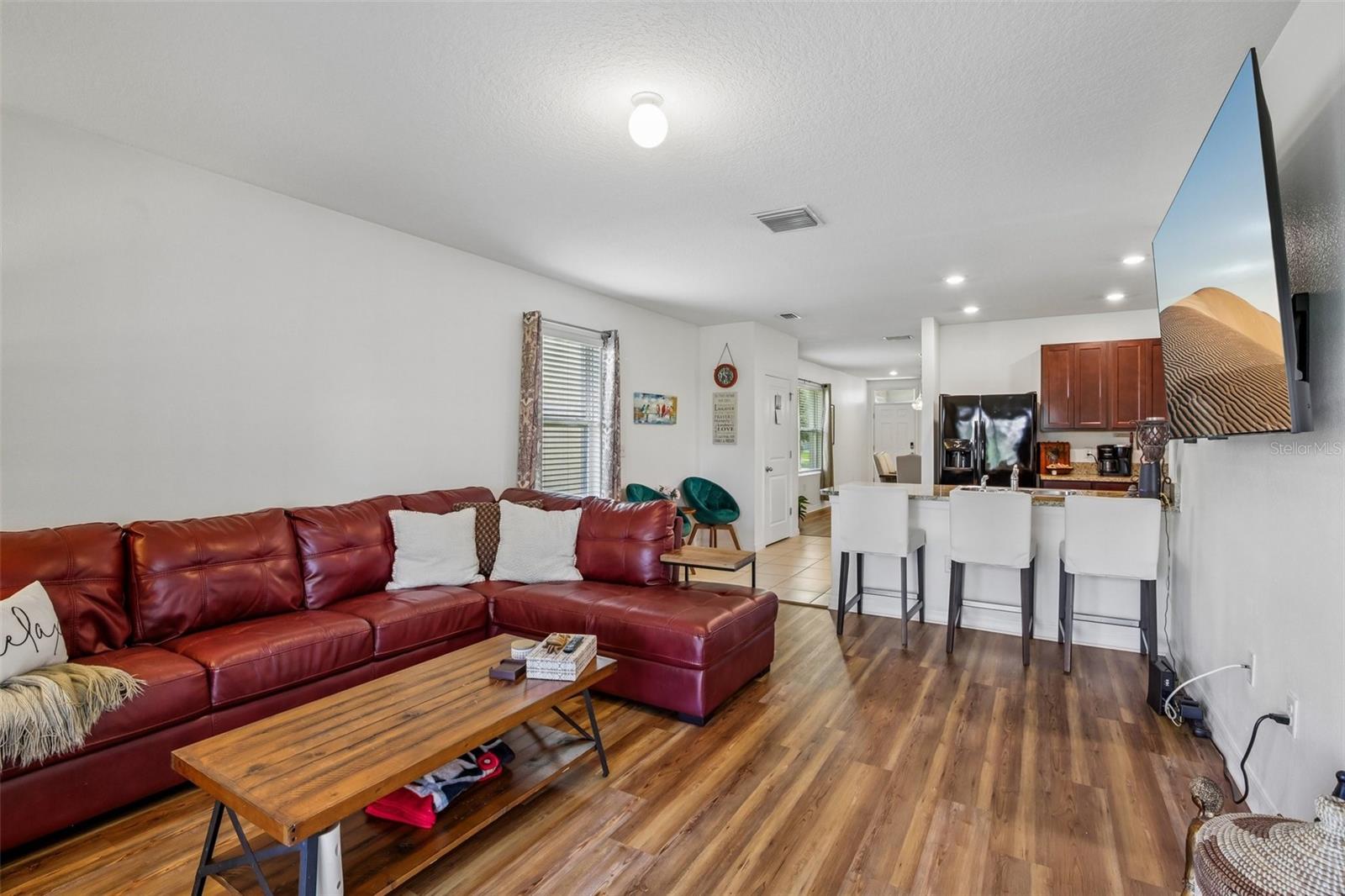 11008 Leland Groves Dr Property Photo 6