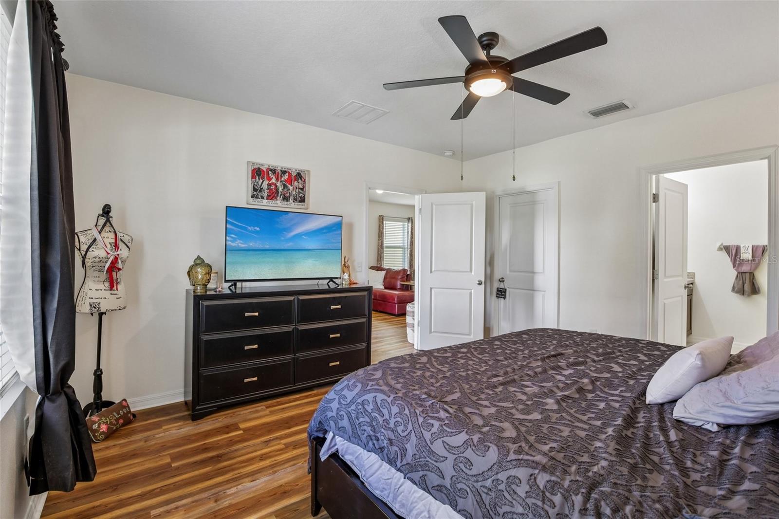 11008 Leland Groves Dr Property Photo 13