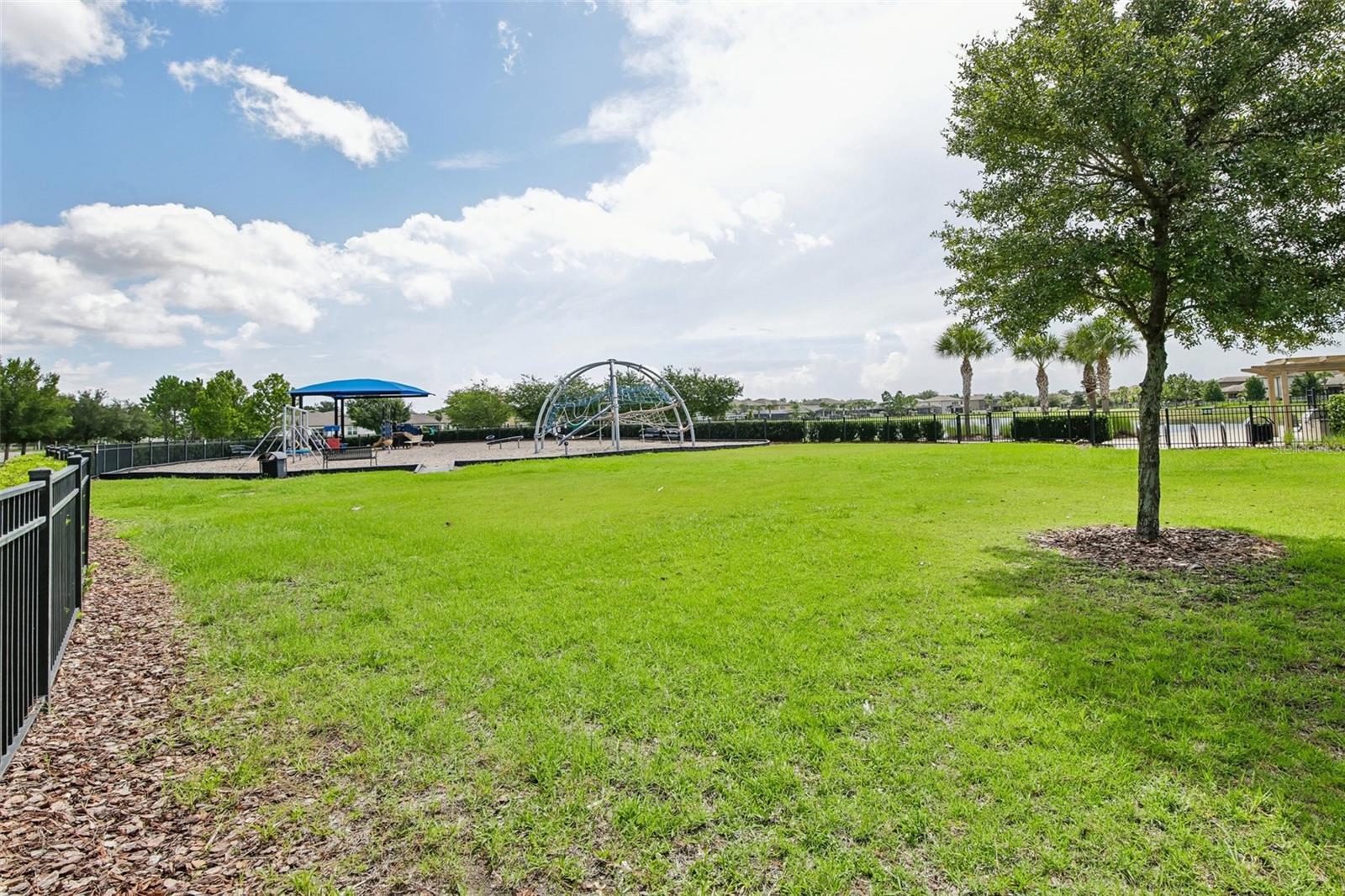 11008 Leland Groves Dr Property Photo 31