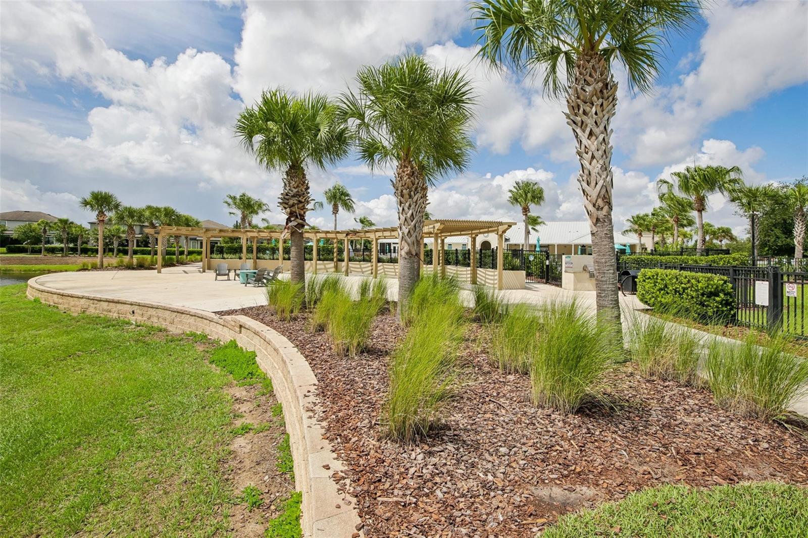 11008 Leland Groves Dr Property Photo 34
