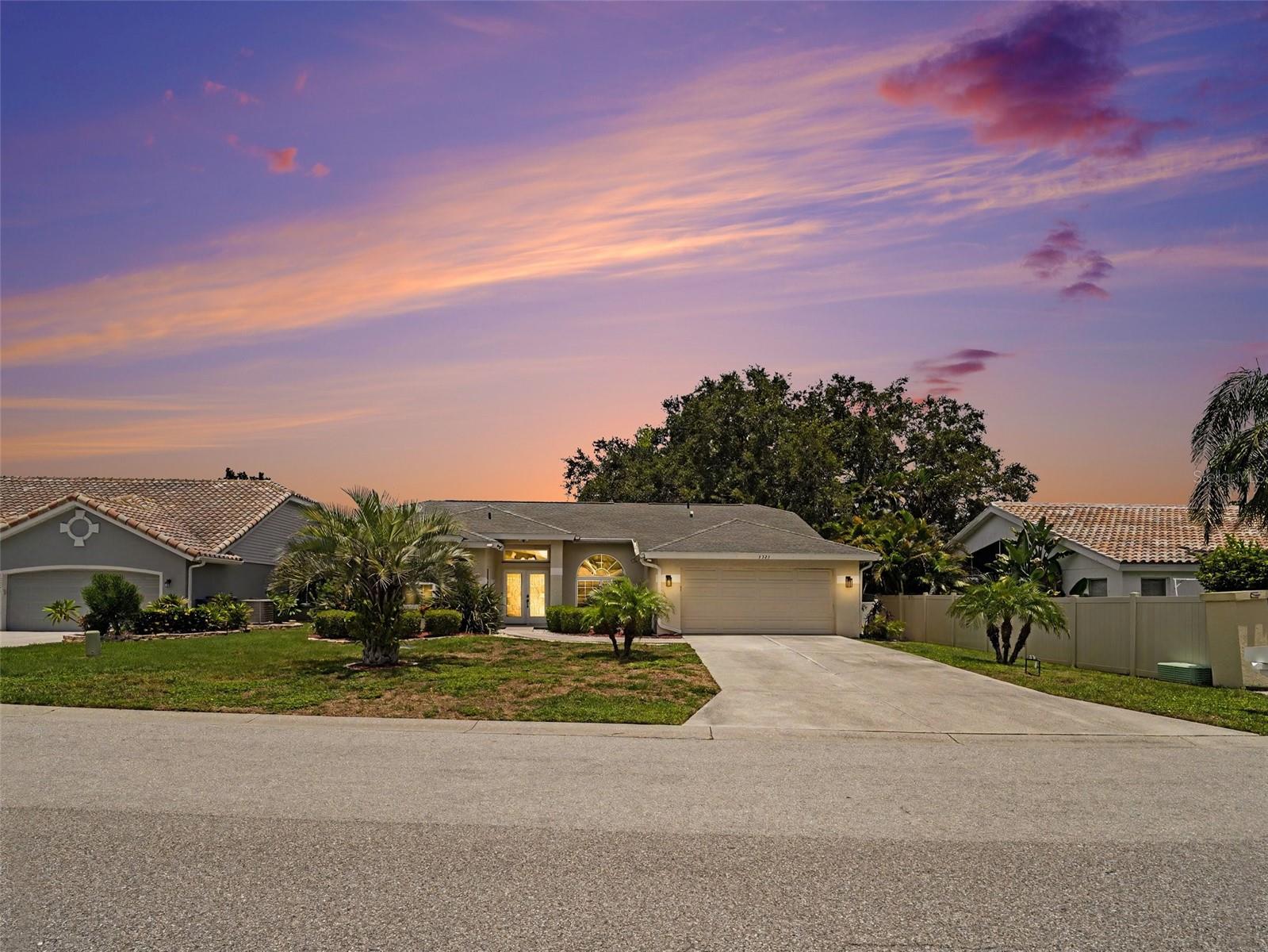 5325 GARDENS DR Property Photo 1
