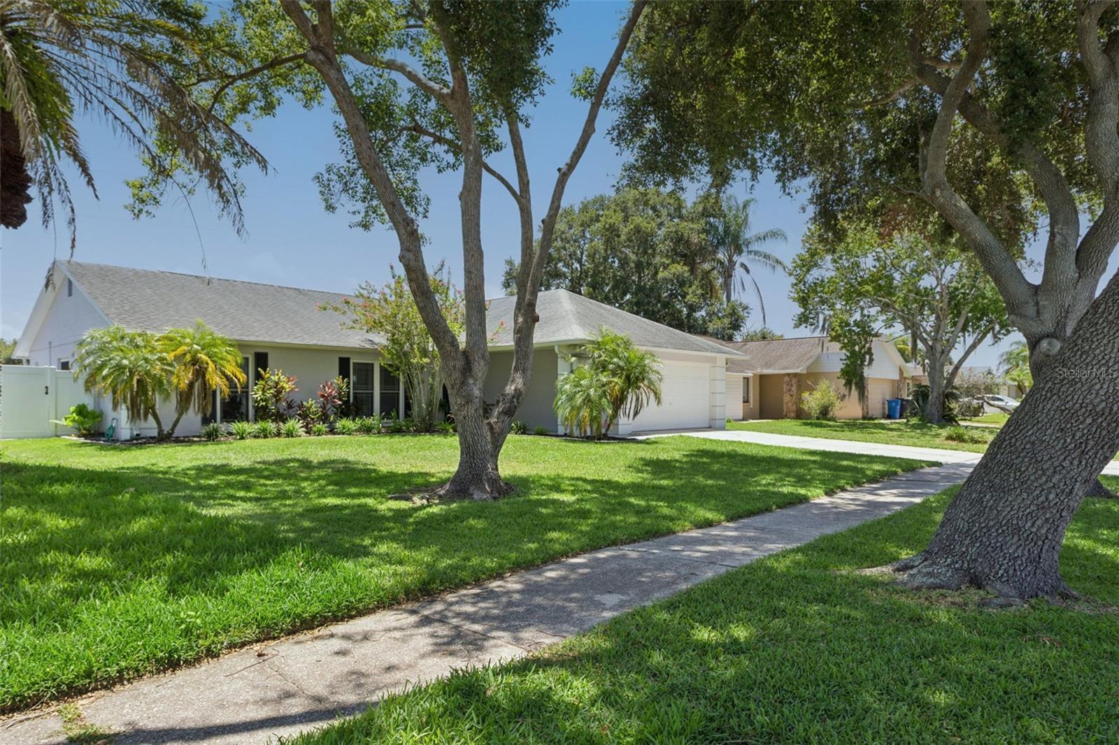16117 Pebblebrook Dr Property Photo 2