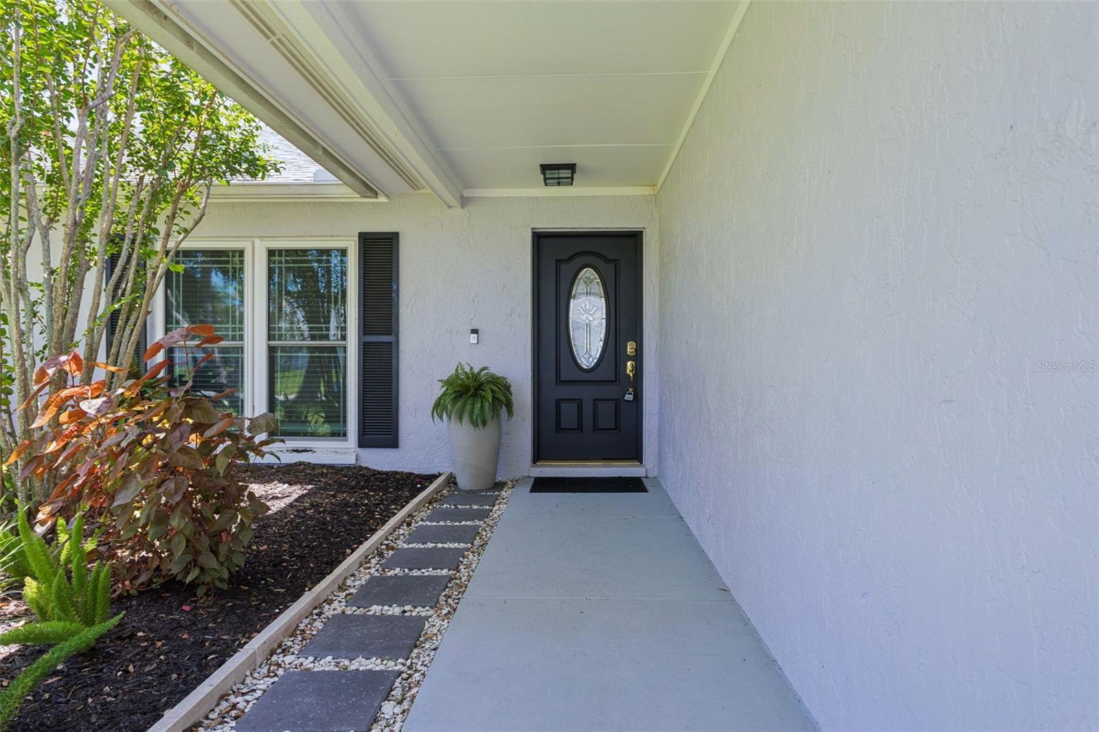 16117 Pebblebrook Dr Property Photo 3