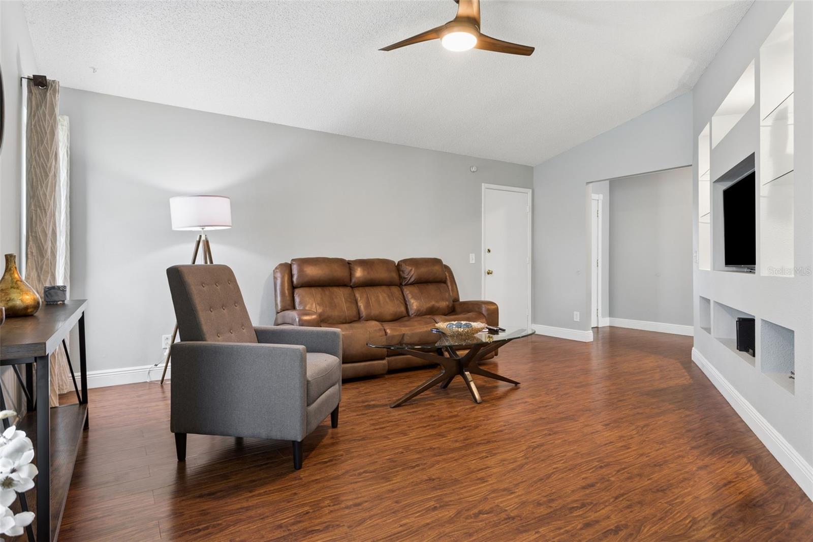 16117 Pebblebrook Dr Property Photo 6