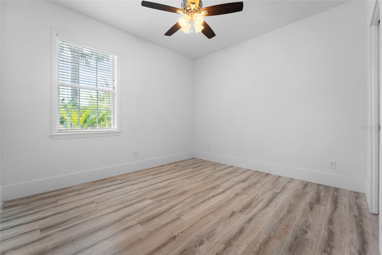 4802 W Beachway Dr Property Photo 33