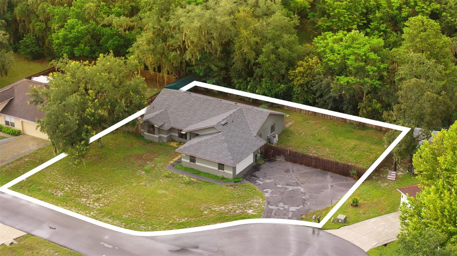 1514 Lake Thomas Loop Property Photo 7