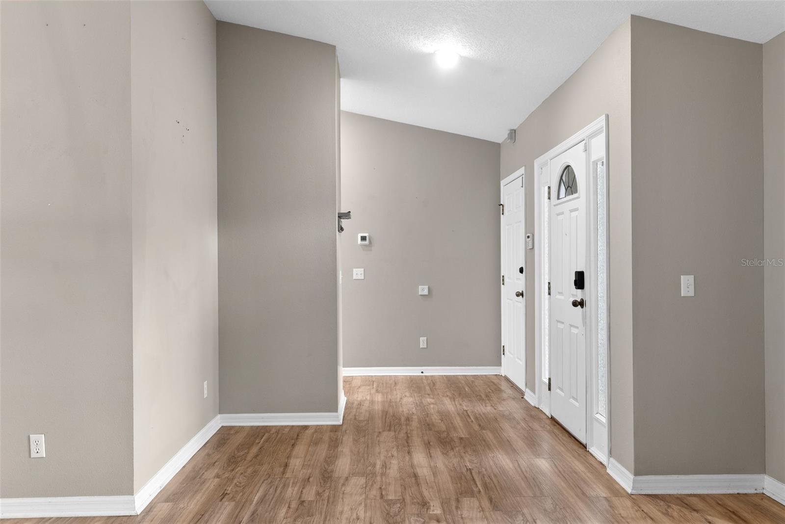 1514 Lake Thomas Loop Property Photo 8