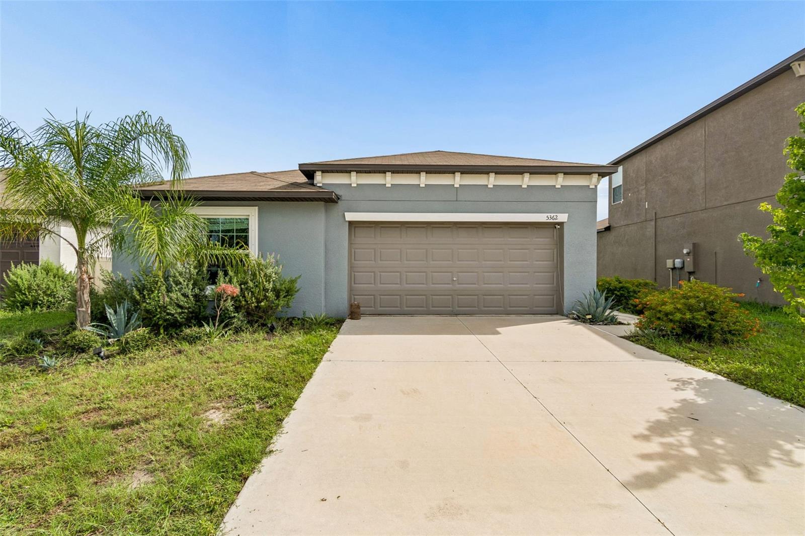 5362 Blue Horizon Way Property Photo 2