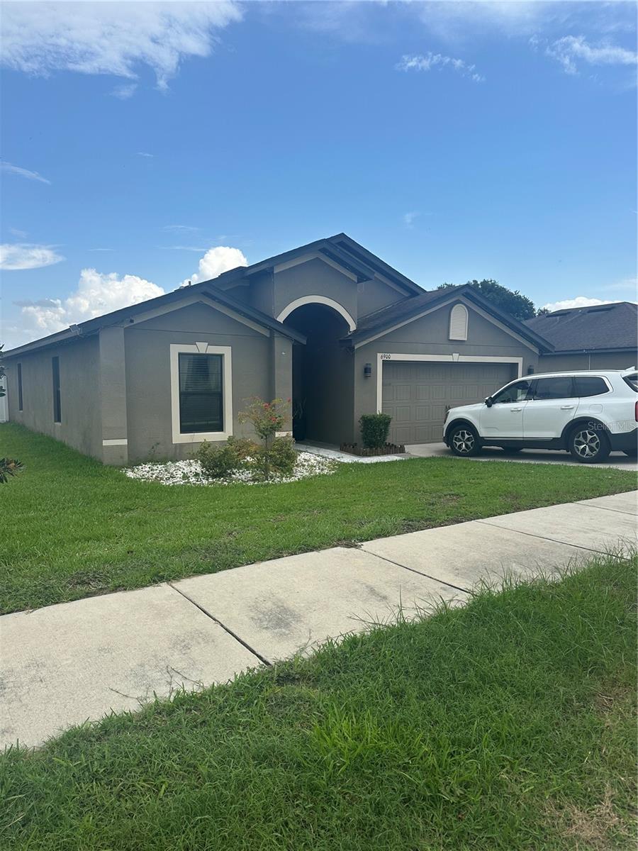 6900 Crested Orchid Dr Property Photo 3