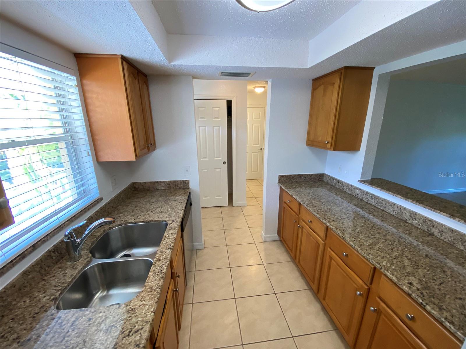 972 La Costa Cir #8 Property Photo 6
