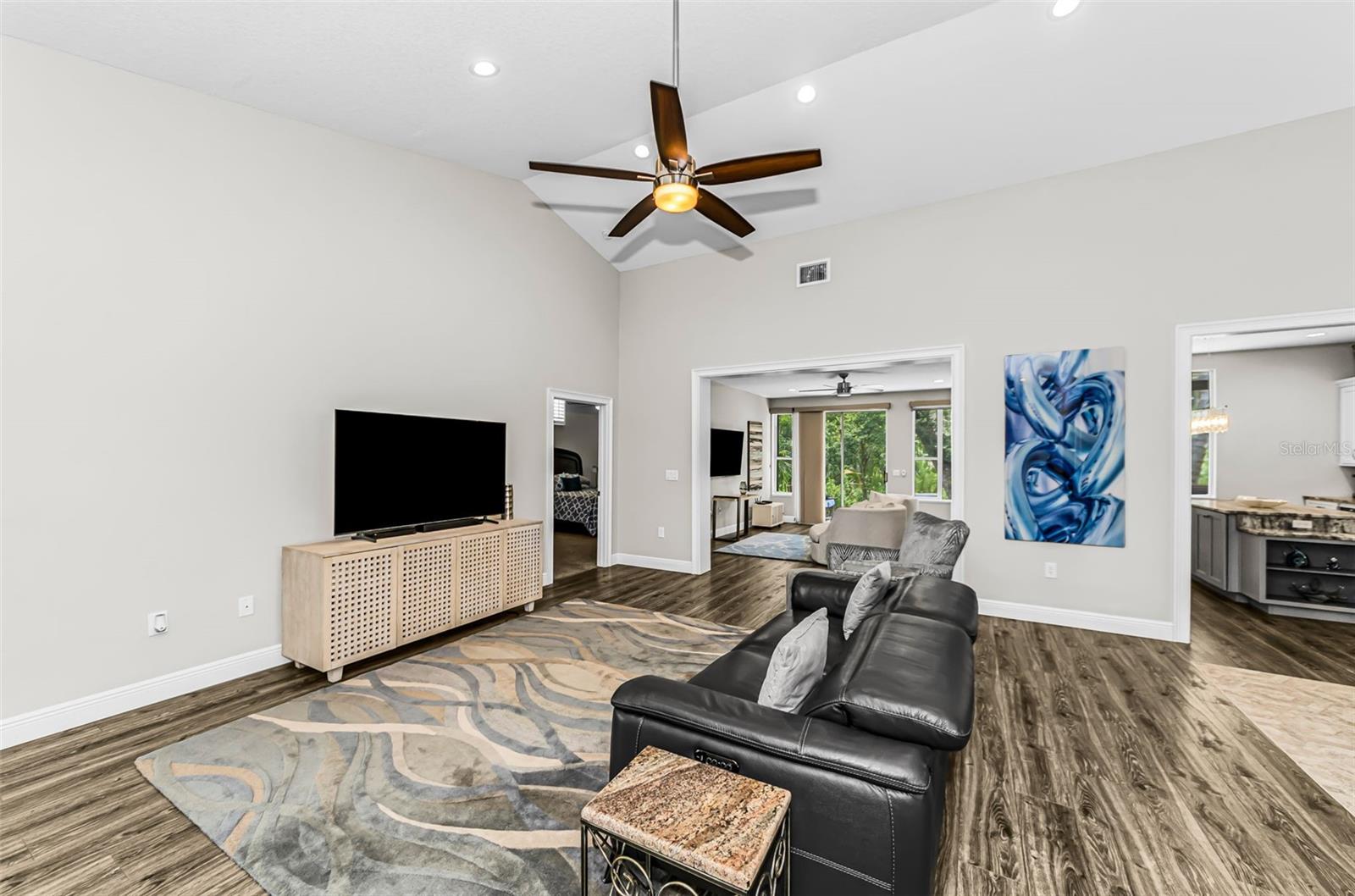 5250 Pinehurst Ct Property Photo 14