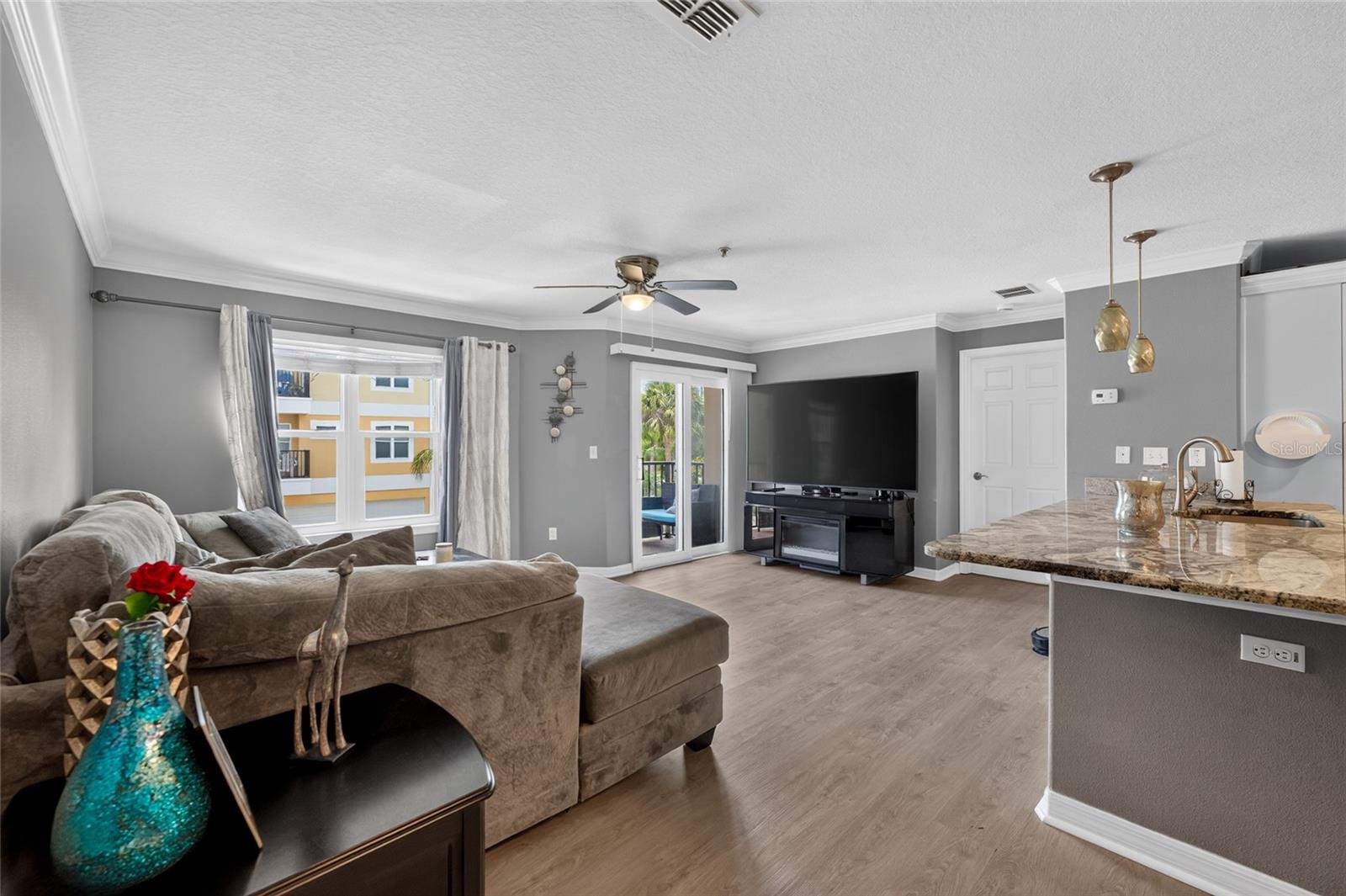 6420 Banyan Blvd #201 Property Photo 7