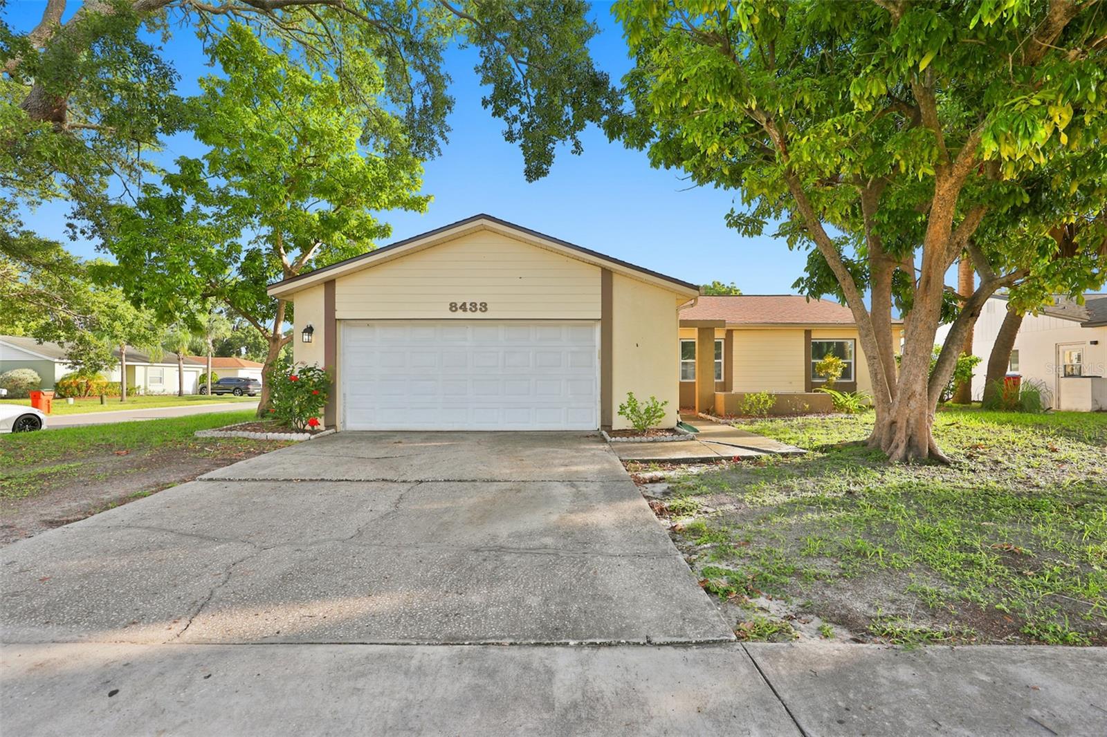 8433 SOMERSET DR Property Photo 1