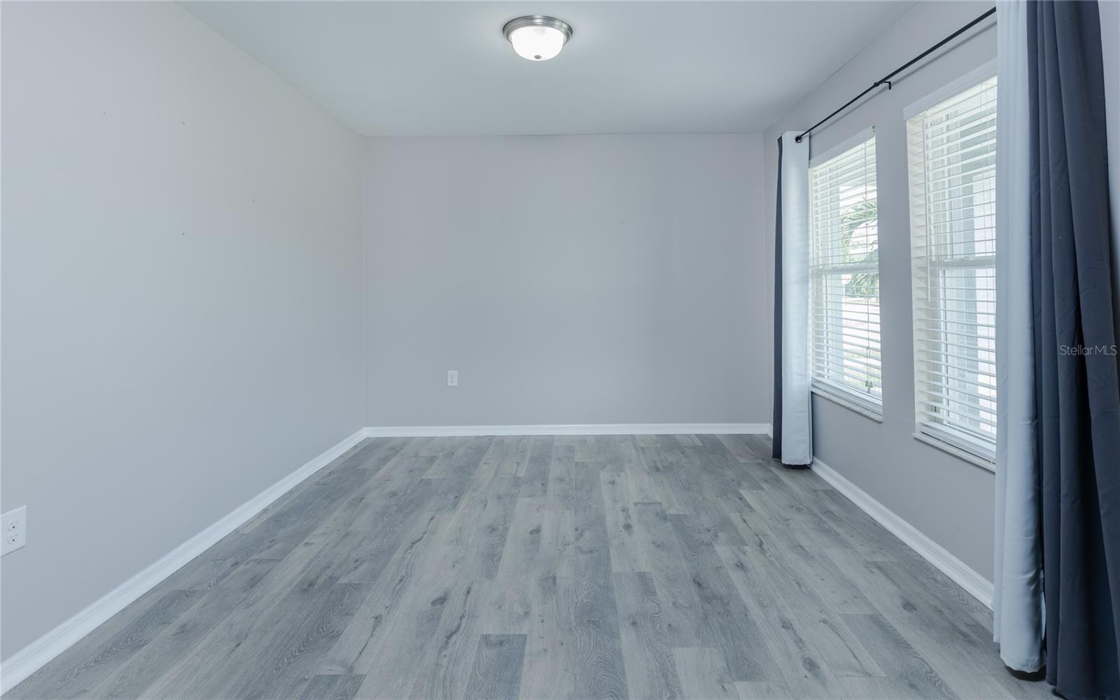 1916 Sw 12th Ter Property Photo 3