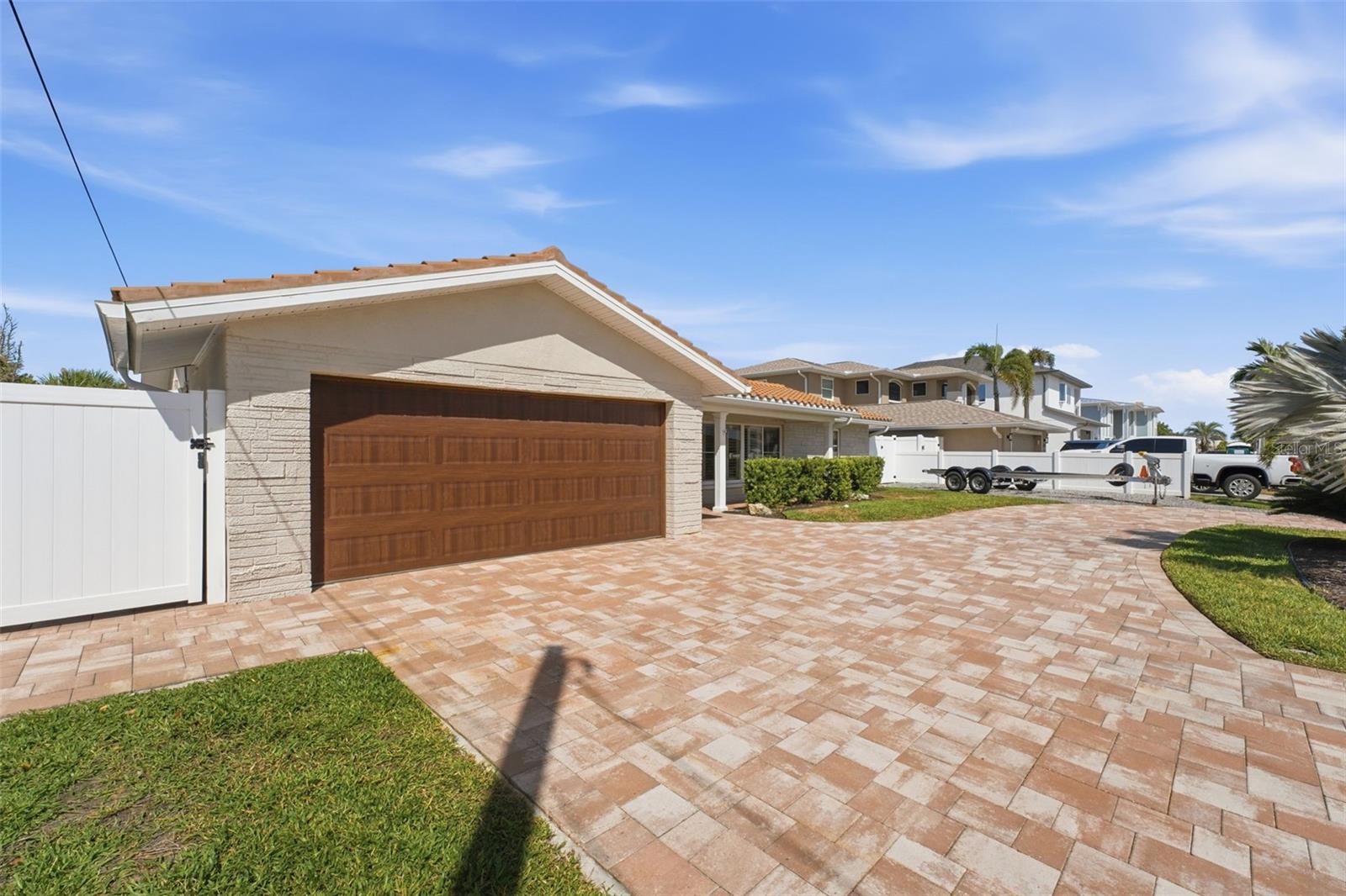 6414 2nd Palm Pt Property Photo 8