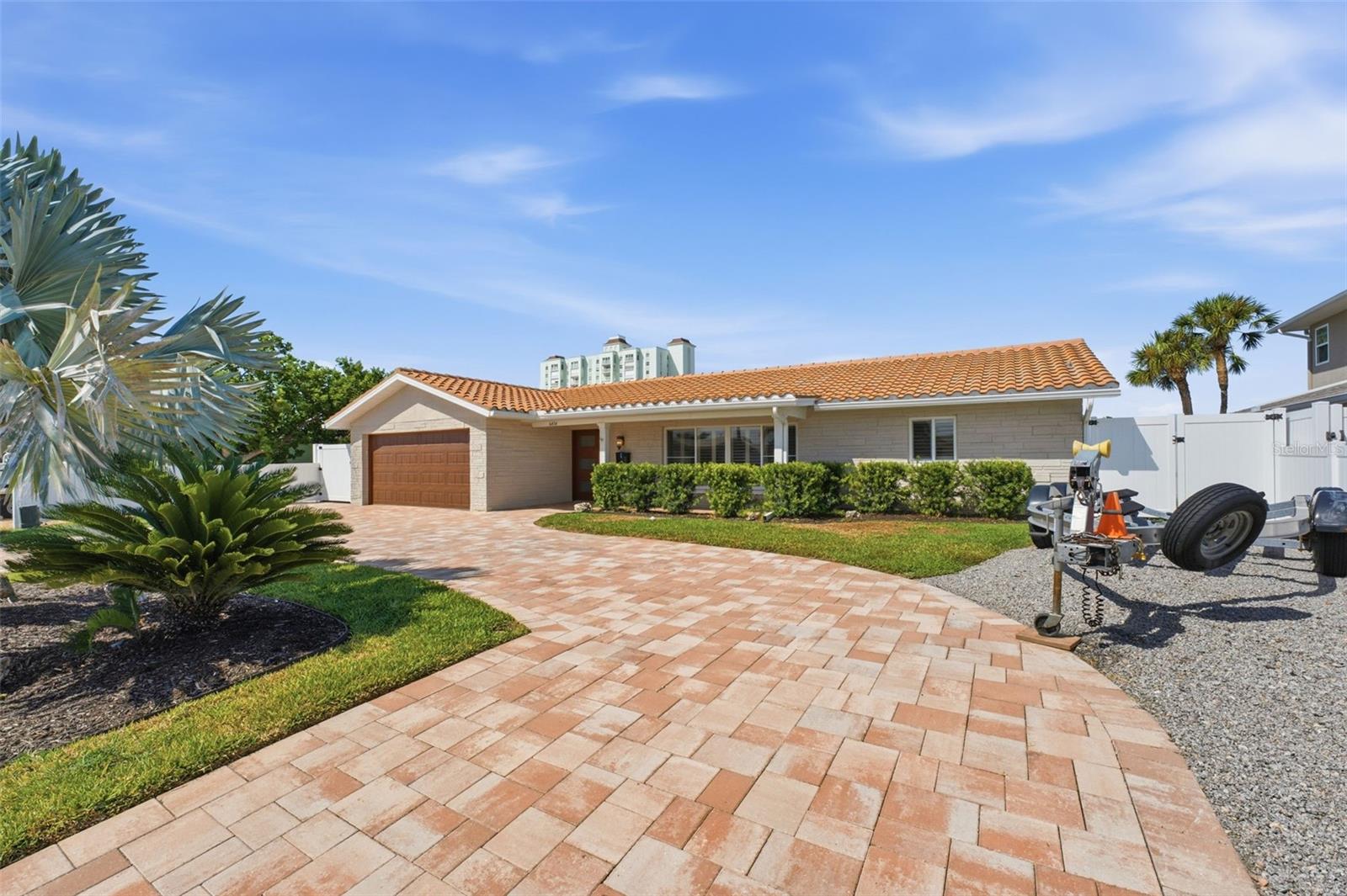 6414 2nd Palm Pt Property Photo 9